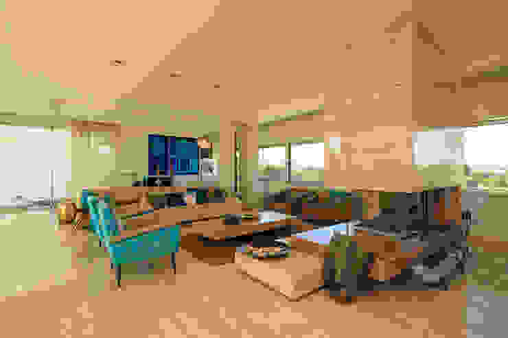 Moradia Algarve 2012 Atelier Ana Leonor Rocha Salas de estar mediterrânicas