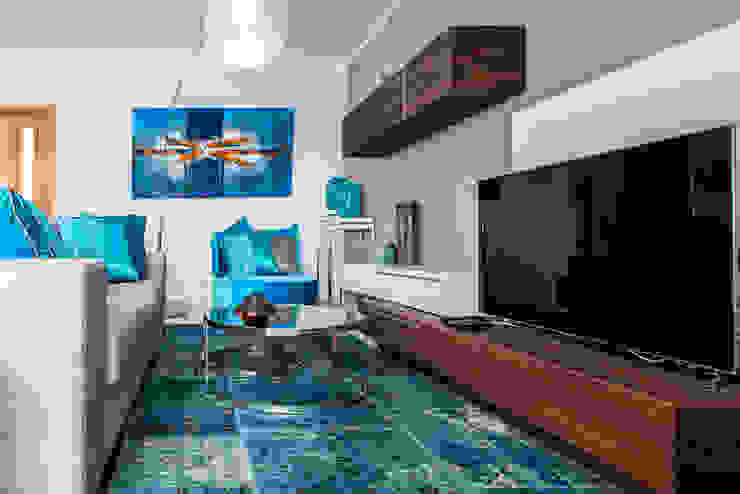 Modern living room by Atelier Ana Leonor Rocha Modern