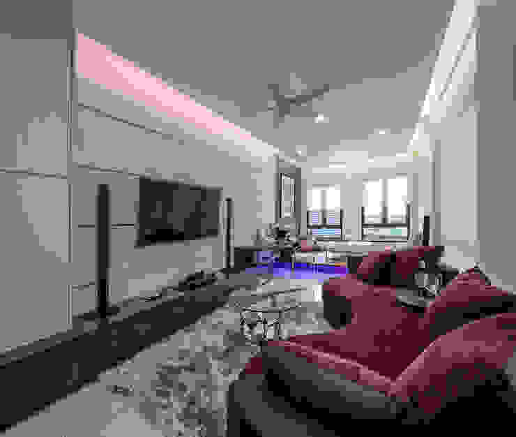 Majestic Contemporary | BUNGALOW Design Spirits minimalist style media rooms