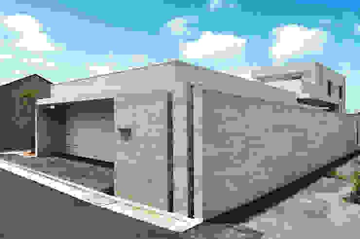 6台駐車可能なビルトインガレージのある邸宅 Homify