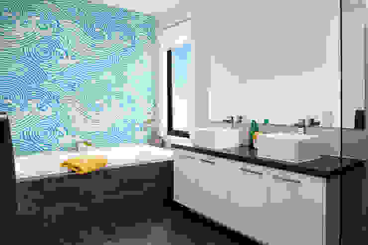 Waves Pixers Modern bathroom