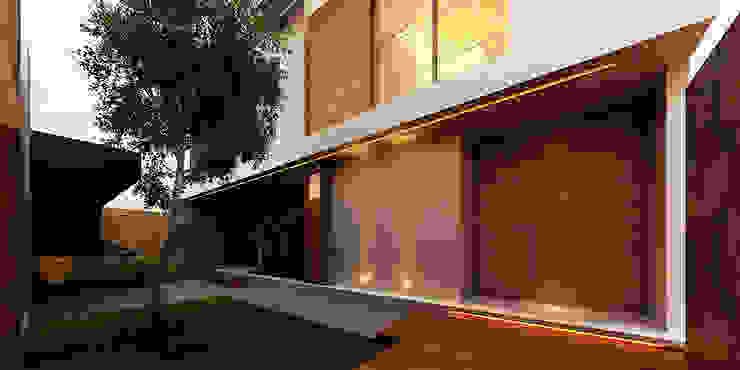 Casa Las Aguilas, Besana Studio Besana Studio Modern houses Beige