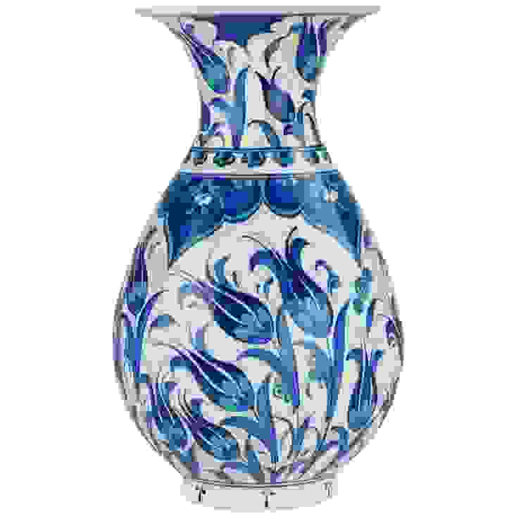 Vase en céramique d'Iznik, KaravaneSerail KaravaneSerail Other spaces Ceramic Blue Other artistic objects