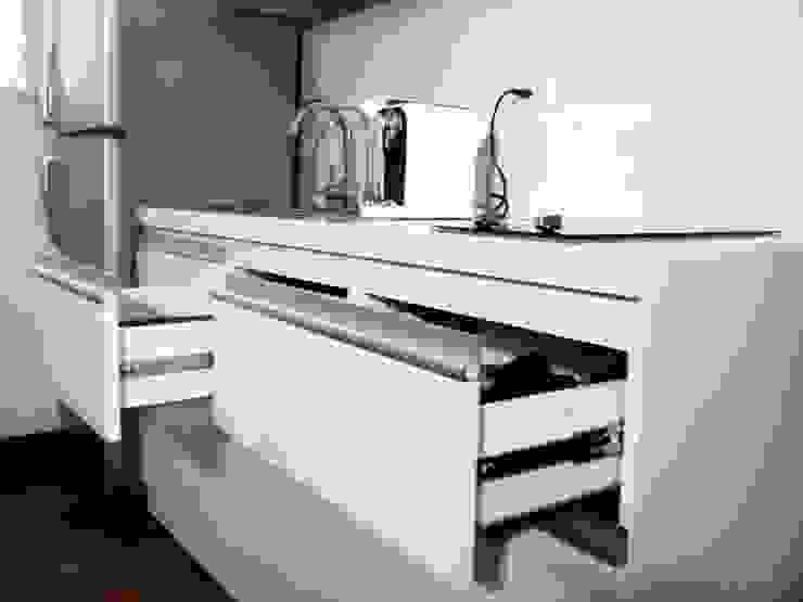 Cocina Minimalista Moderna, Grupo Creativo DF, C.A. Grupo Creativo DF, C.A. Dapur Minimalis MDF White