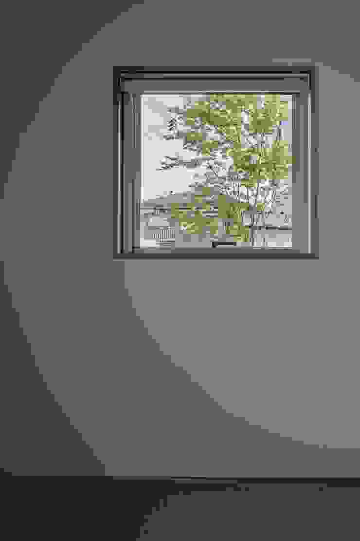 toki Architect design office Minimalist windows & doors