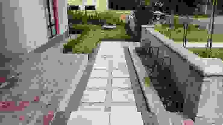 Gorgeous Gardens Стіни