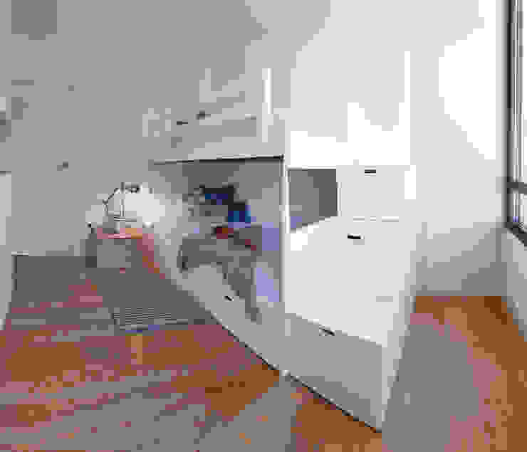 Детская комната в стиле модерн от Estibaliz Martín Interiorismo Модерн