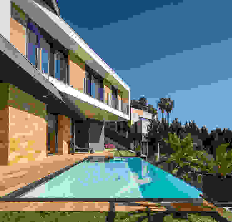 E House - Pool 08023 Architects Piscinas de estilo moderno pool,08023architects
