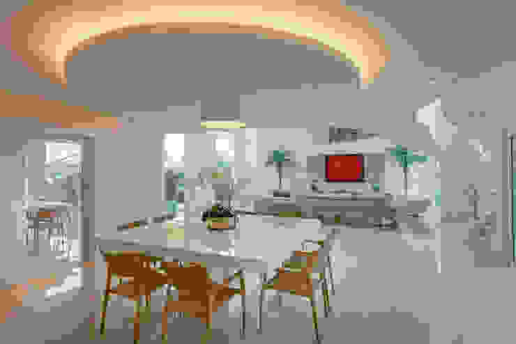 Arquiteto Aquiles Nícolas Kílaris Comedores de estilo moderno Blanco