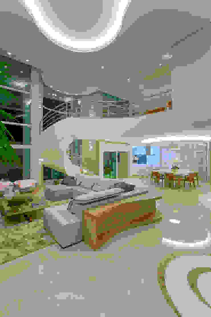 Arquiteto Aquiles Nícolas Kílaris Livings de estilo moderno Beige