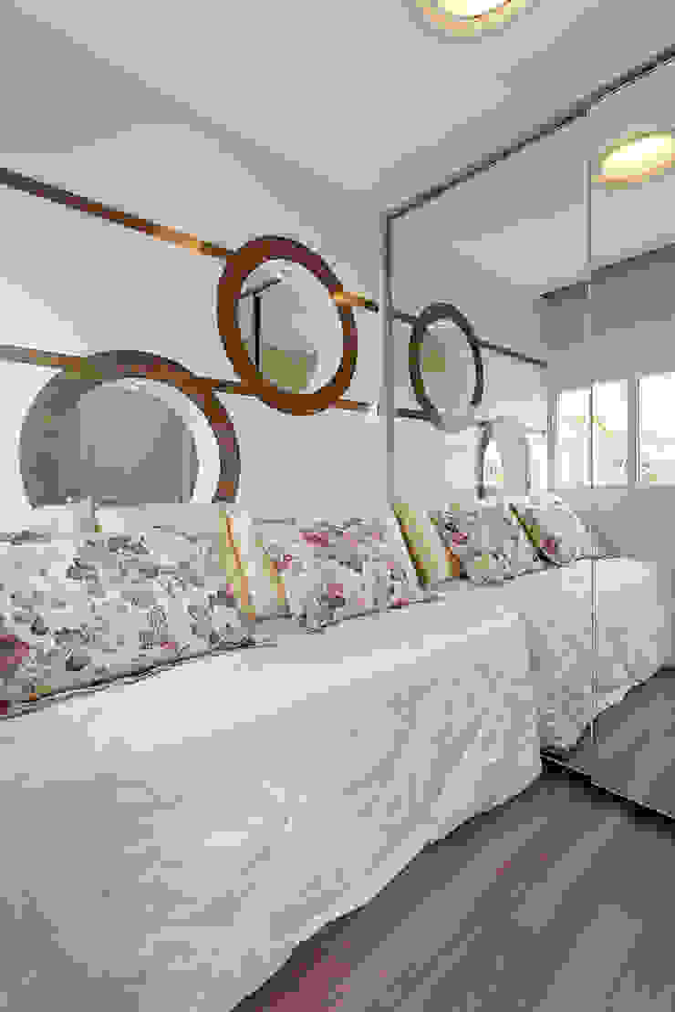 Arquiteto Aquiles Nícolas Kílaris Dormitorios de estilo moderno Tablero DM Blanco