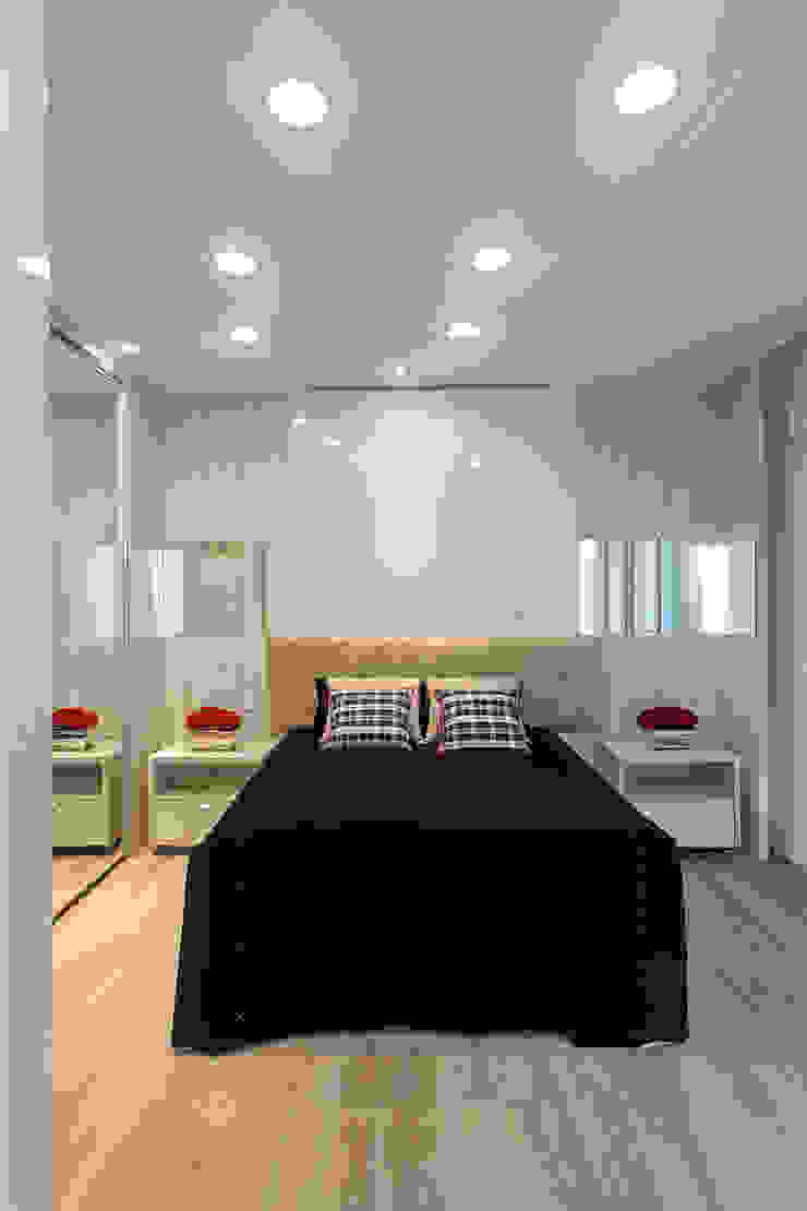 Arquiteto Aquiles Nícolas Kílaris Dormitorios de estilo moderno Madera Beige
