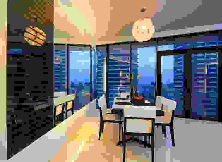 Retro Chic | CONDOMINIUM Design Spirits Eclectic style dining room