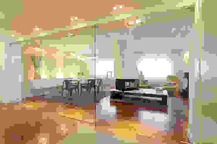 Remodelação T5 Picoas Corredores, halls e escadas modernos por BL Design Arquitectura e Interiores Moderno