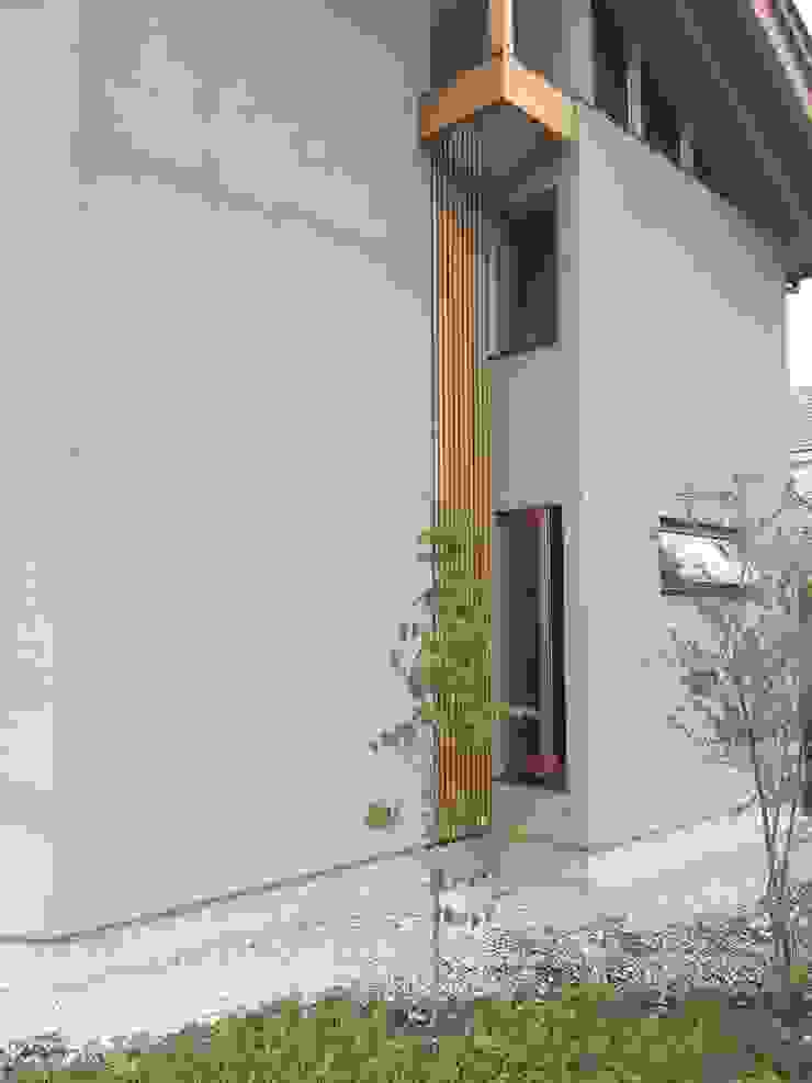 株式会社山崎屋木工製作所 Curationer事業部 Modern windows & doors Wood Wood effect