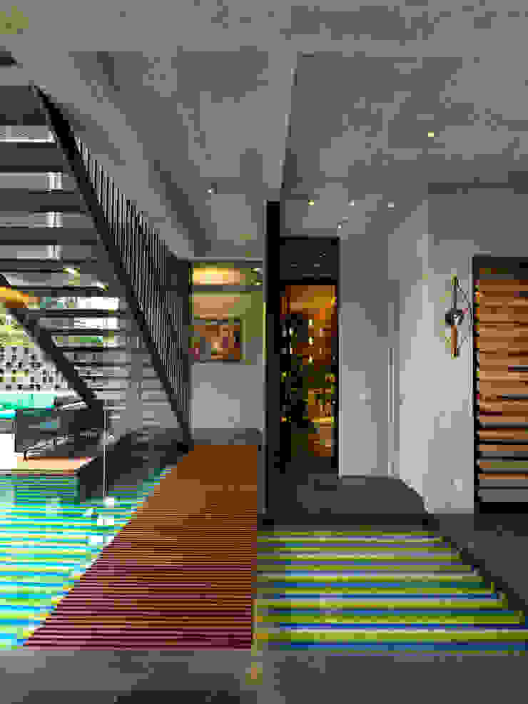 MJ Kanny Architect Moderner Flur, Diele & Treppenhaus