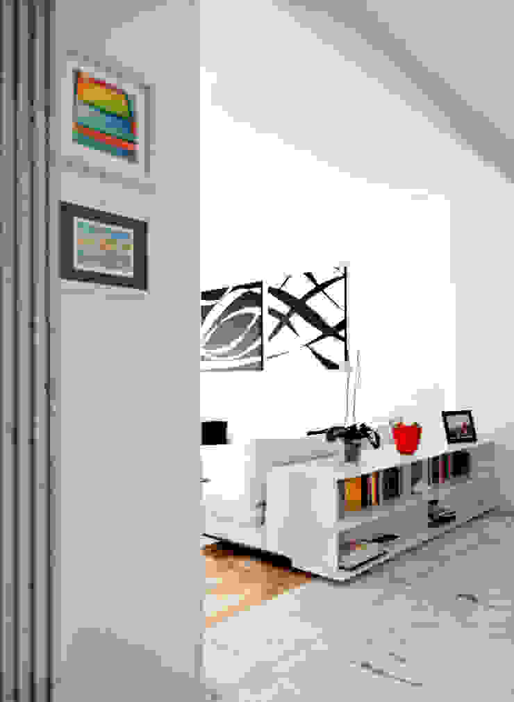 Appartamento di 110 Mq con una Grande Peculiarità: La Luce - Black & White, PAZdesign PAZdesign Moderne Wohnzimmer
