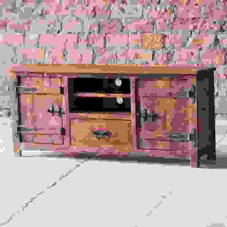 Rustica 2 Door 1 Drawer Reclaimed Wood TV Stand homify Living room Wood Wood effect TV stands & cabinets