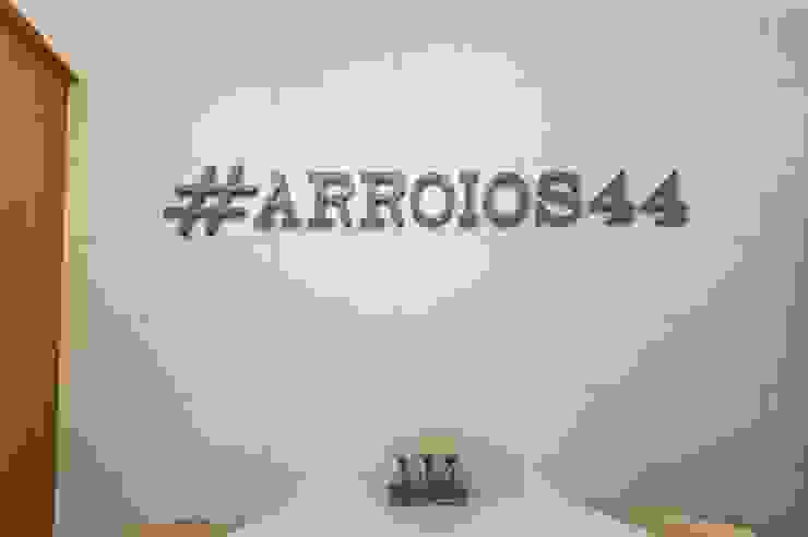 Modern kitchen by TRAÇO 8 INTERIORES Modern