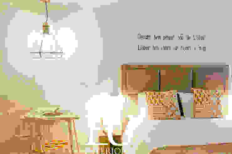 Eclectic style bedroom by TRAÇO 8 INTERIORES Eclectic