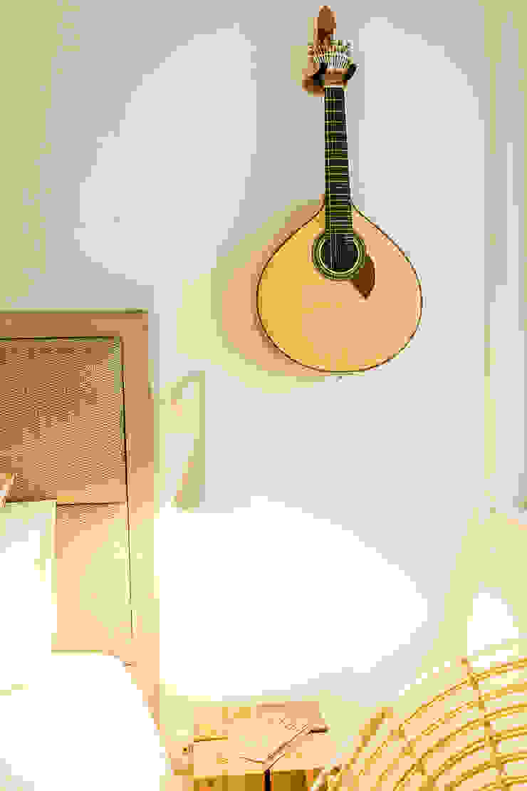 Eclectic style bedroom by TRAÇO 8 INTERIORES Eclectic