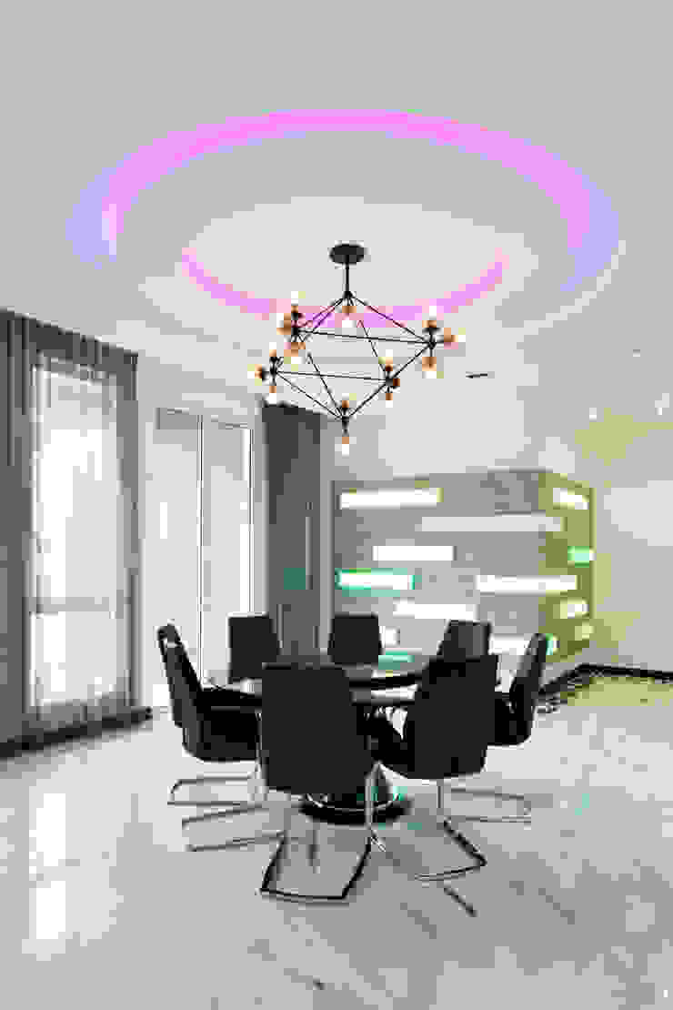 Contemporarily Dashing | BUNGALOW Design Spirits Modern dining room