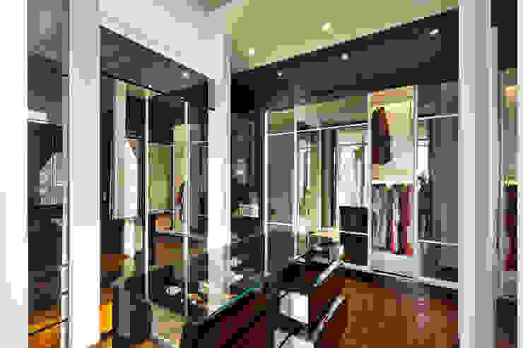 Contemporarily Dashing | BUNGALOW Design Spirits Modern style dressing rooms