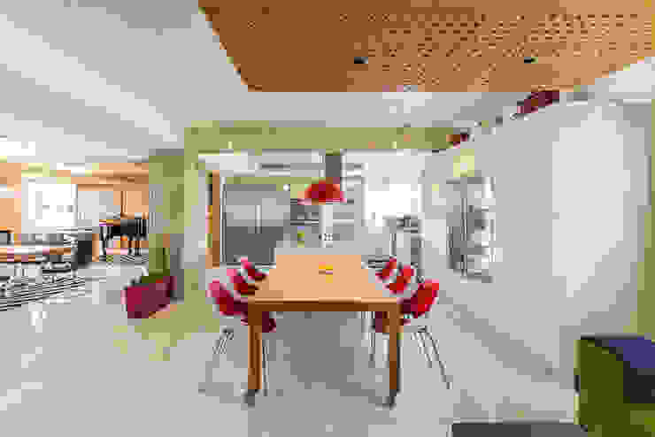 APARTAMENTO 10A GRAND EUROPA: una vivienda a 3 ritmos, NMD NOMADAS NMD NOMADAS Modern style kitchen