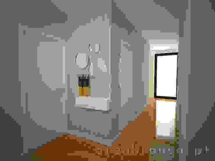 Hall Entrada homify Corredores, halls e escadas modernos