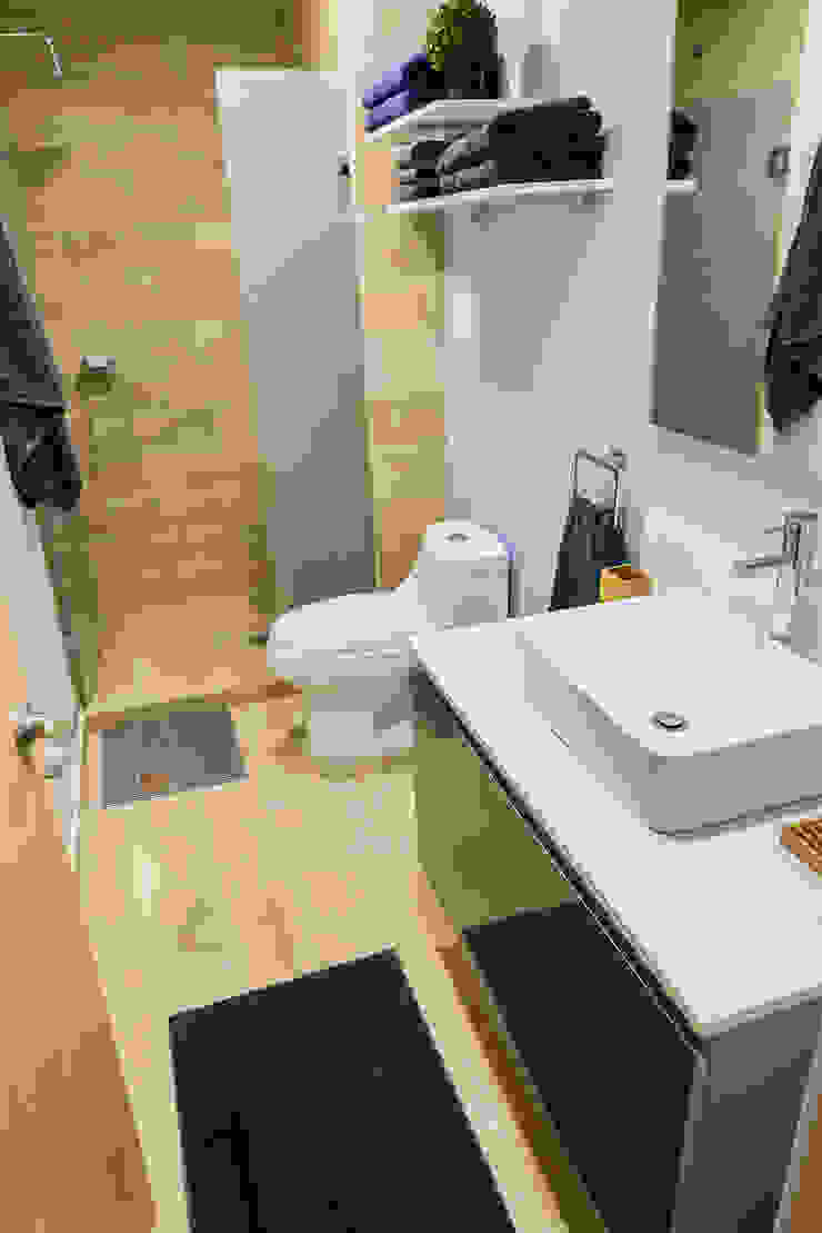 Choapan Decor by Erika Winters®Design Erika Winters® Design Kamar Mandi Modern