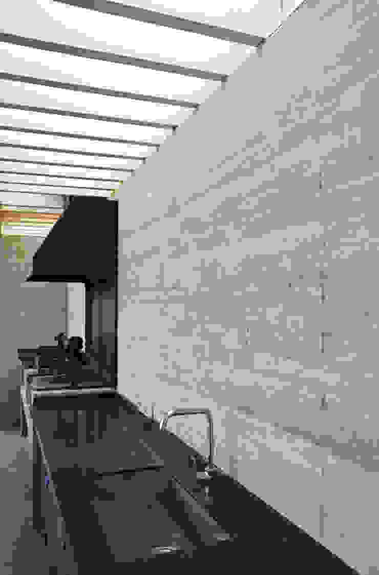 ESTUDIO BASE ARQUITECTOS Mediterranean style balcony, veranda & terrace Concrete Grey