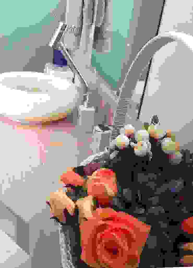 Atelier Plural Salle de bain moderne