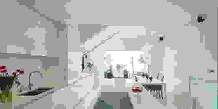 Aproveitar espaços escondidos Cozinhas modernas por Architect Your Home Moderno