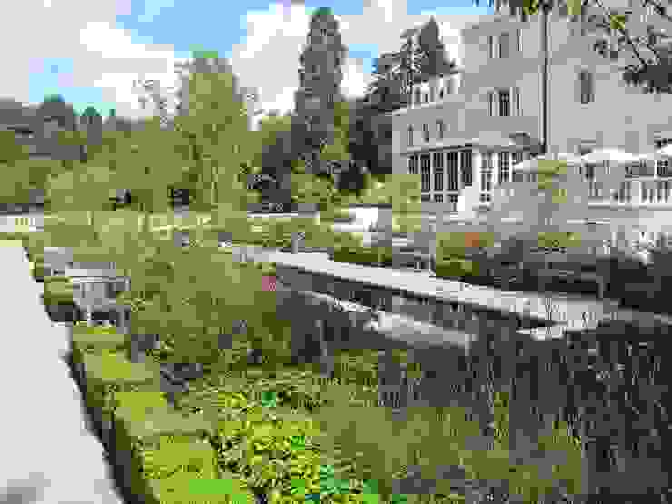 Corporate and Public Spaces Outdoor Furniture homify