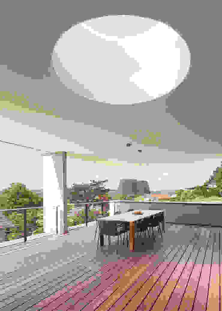 Objekt 340 / meier architekten meier architekten zürich Moderner Balkon, Veranda & Terrasse