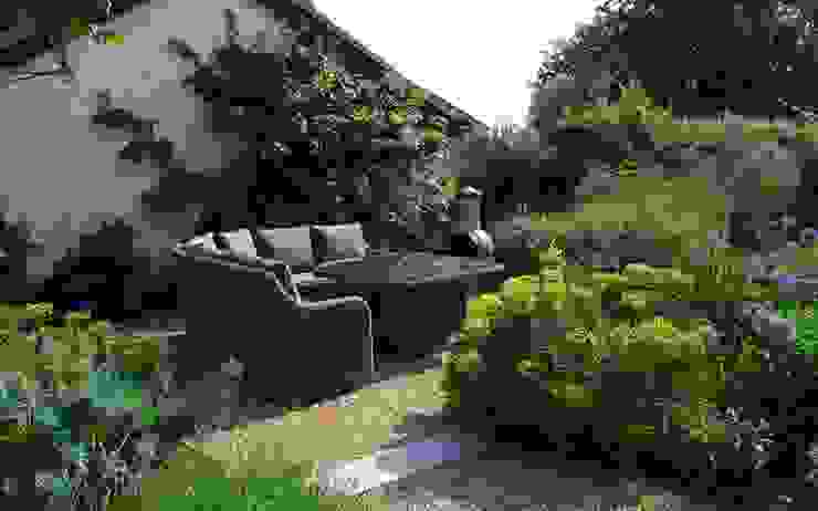 Rundle House Aralia Rustikaler Garten Stein Grün Country Estate,Country Manor,Garden Design,Rustic Garden Design,Rustic,Rustic Design,English Country Garden,country garden,landscape architect,landscape architecture,pergola,purple,outdoor seating