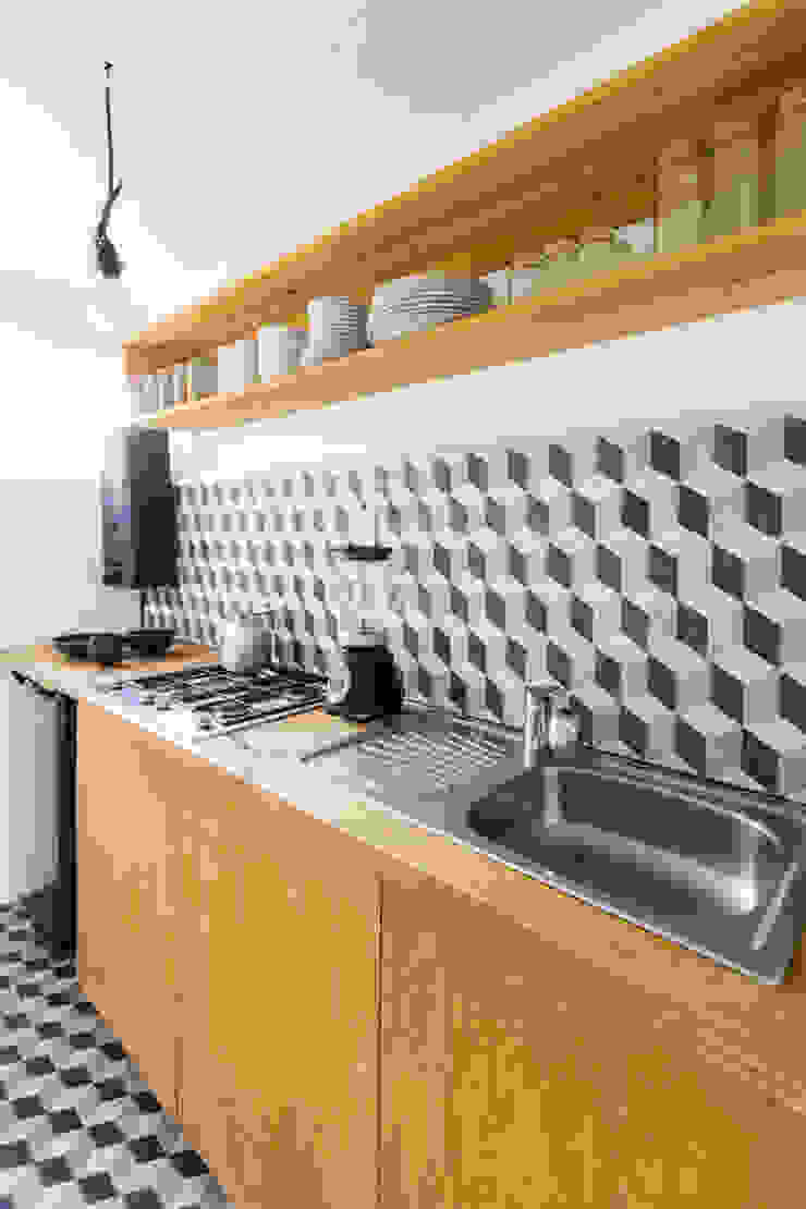 Depa // Studio , DOSA STUDIO DOSA STUDIO Modern kitchen Wood White
