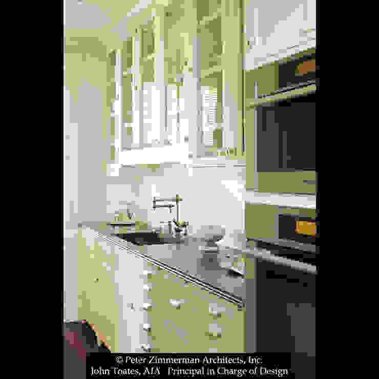 Kitchen John Toates Architecture and Design Classic style kitchen