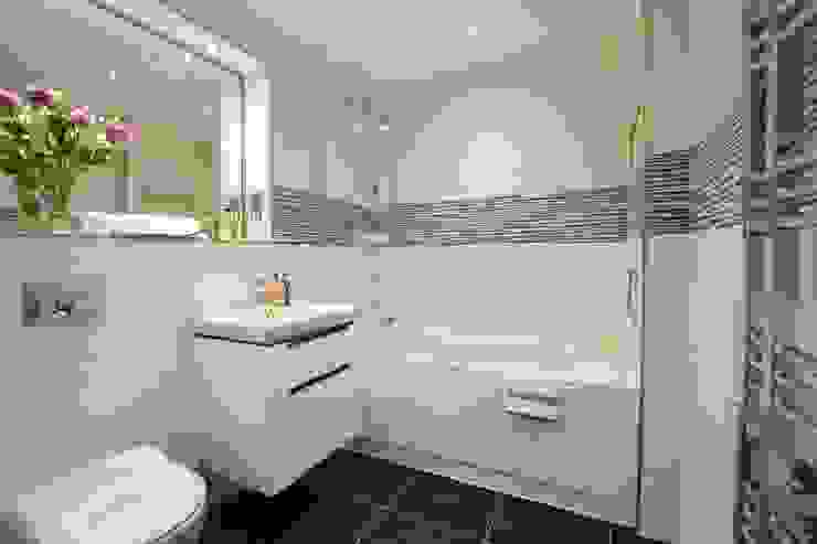 2 Bedroom Apartment, THE FRESH INTERIOR COMPANY THE FRESH INTERIOR COMPANY Casas de banho minimalistas