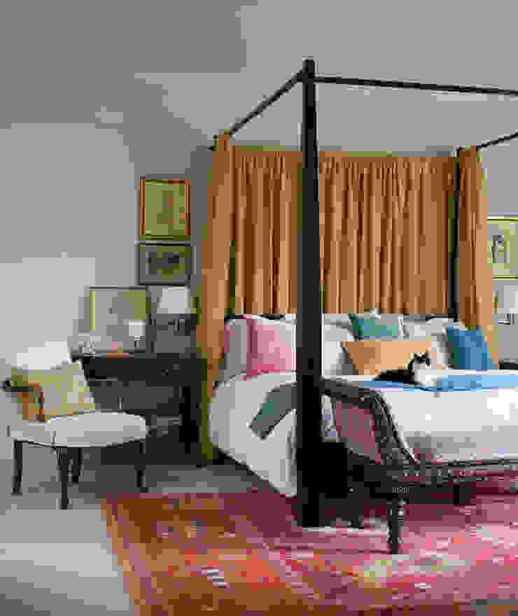 Home of the Year, Andrea Schumacher Interiors Andrea Schumacher Interiors Classic style bedroom side chair,area rug,four poster canopy bed,throw pillows,framed art,night table,bench,'