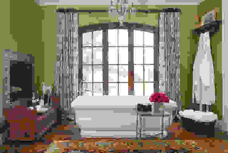 Home of the Year, Andrea Schumacher Interiors Andrea Schumacher Interiors Classic style bathroom tub,area rug,chandelier,drapery,side table,'
