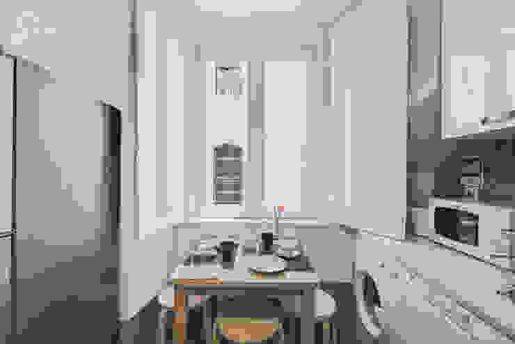 Casa Pombalina: <q>de velho a novo</q>.​ Obrasdecor CozinhaMesas e cadeiras Madeira Branco