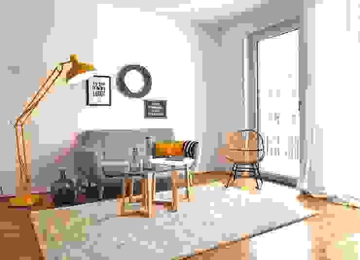 Musterwohnung in schwarz-gelb, Karin Armbrust - Home Staging Karin Armbrust - Home Staging Scandinavian style living room