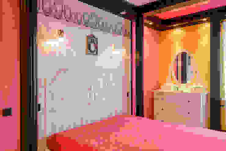Спальня на Кавалерийской, MARIA MELNICOVA студия SIERRA MARIA MELNICOVA студия SIERRA Eclectic style bedroom Pink