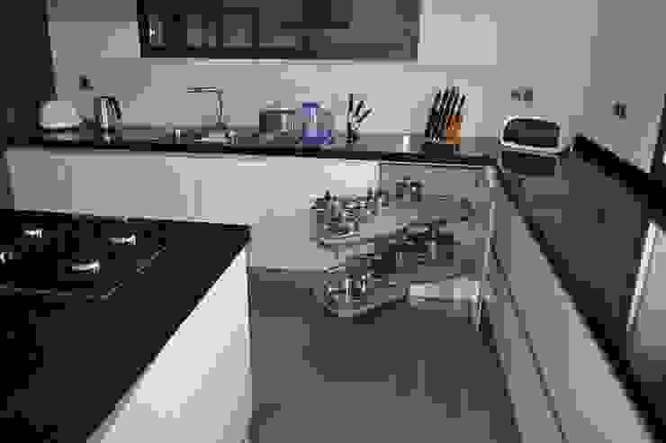 Cozinha em termolaminado com ilha, Ansidecor Ansidecor Modern kitchen Wood-Plastic Composite Multicolored