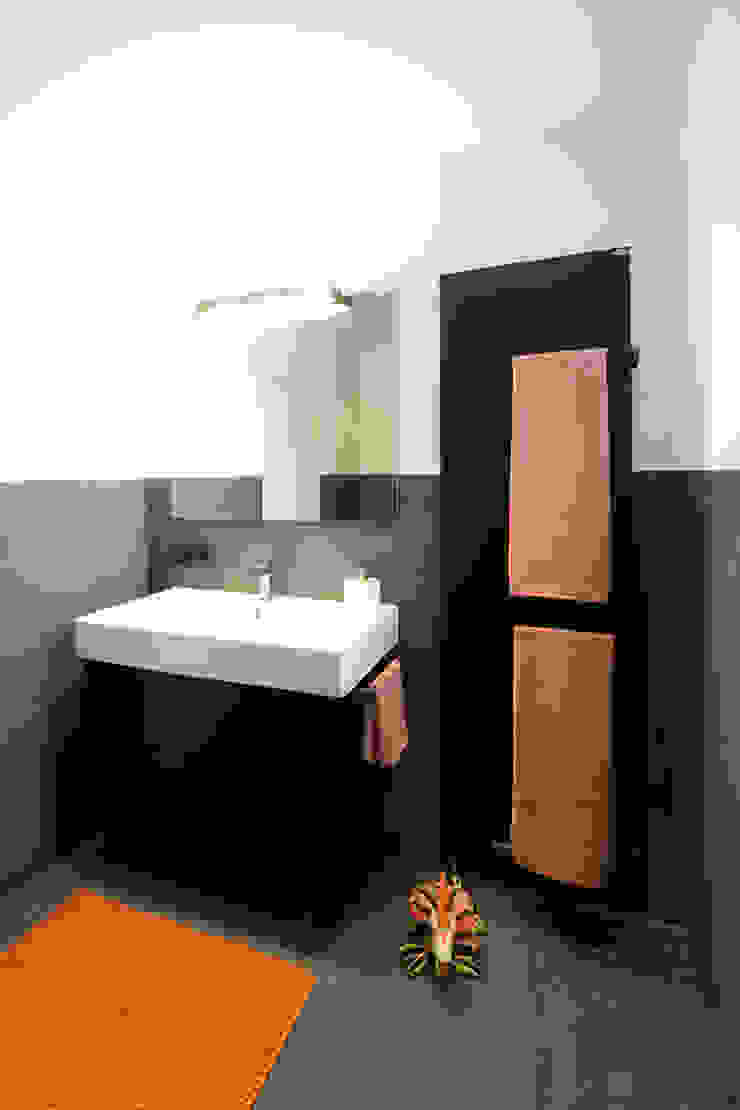 Gestaltwandler HEIMWOHL GmbH Moderne Badezimmer Duschbad,bodengleiche Dusche,Walk-In-Dusche,Handtuchheizkörper,Handtuchheizkörper