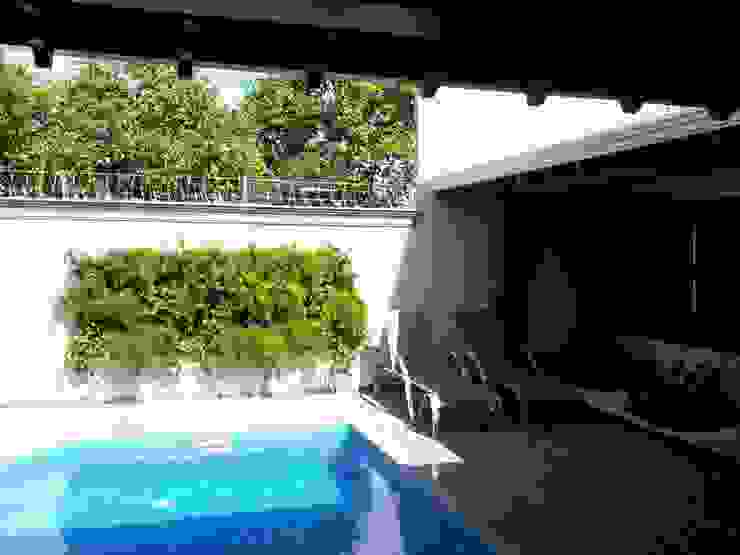 JARDIM VERTICAL Borges Arquitetura & Paisagismo Piscina