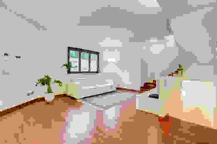 Salas de estar modernas por EF_Archidesign Moderno