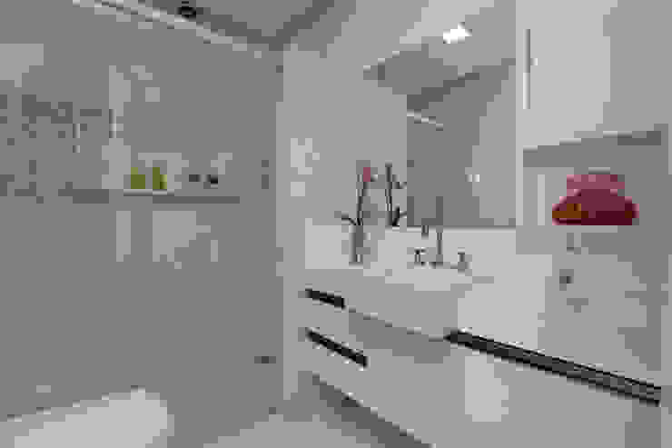 Eveline Sampaio Arquiteta e Designer de Interiores Bagno moderno Marmo Bianco