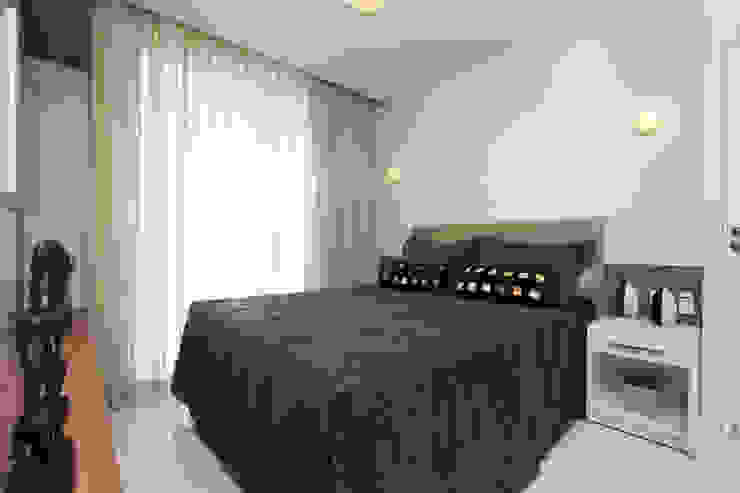 Eveline Sampaio Arquiteta e Designer de Interiores Camera da letto moderna MDF Grigio